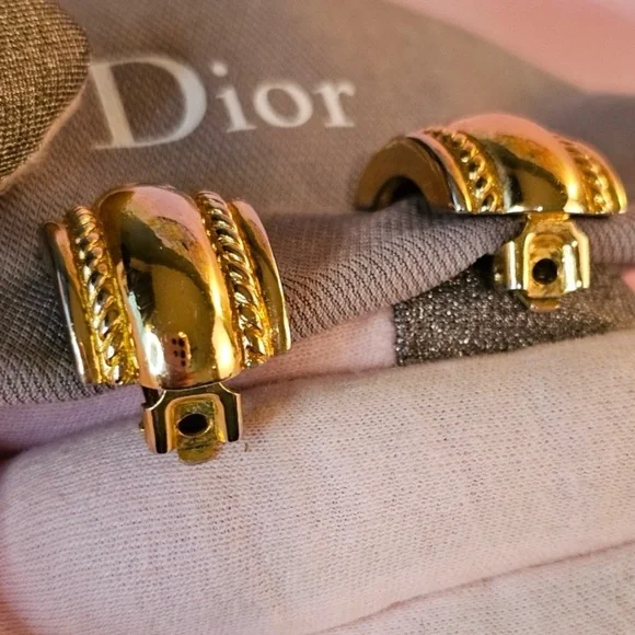 Christian Dior Vintage 1980’s Gold-Tone Clip-On Earrings with Dust Bag - Picture 2 of 13